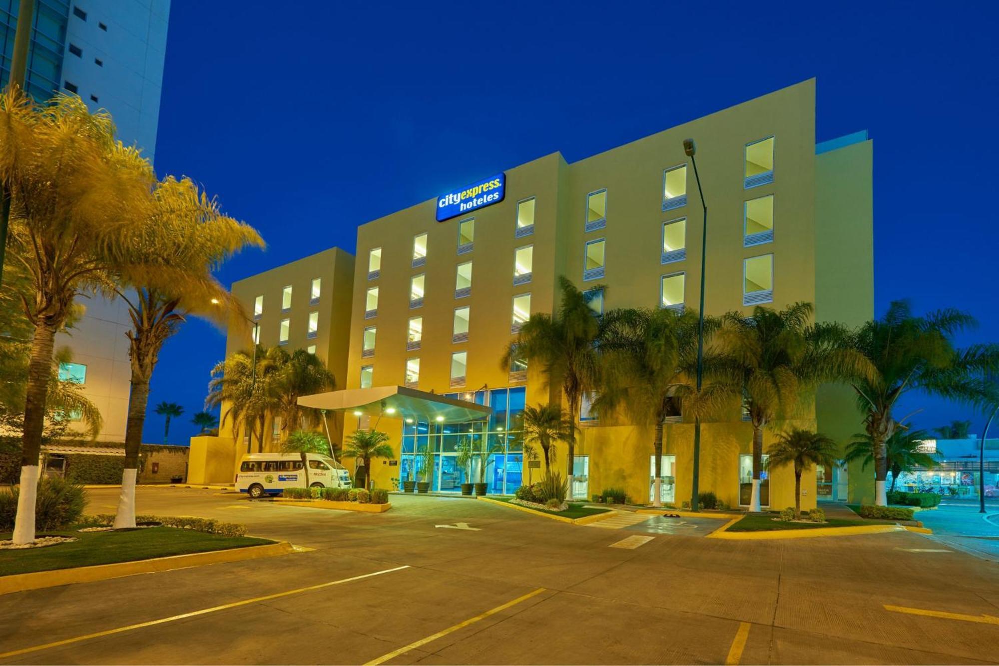 City Express By Marriott Irapuato Eksteriør billede